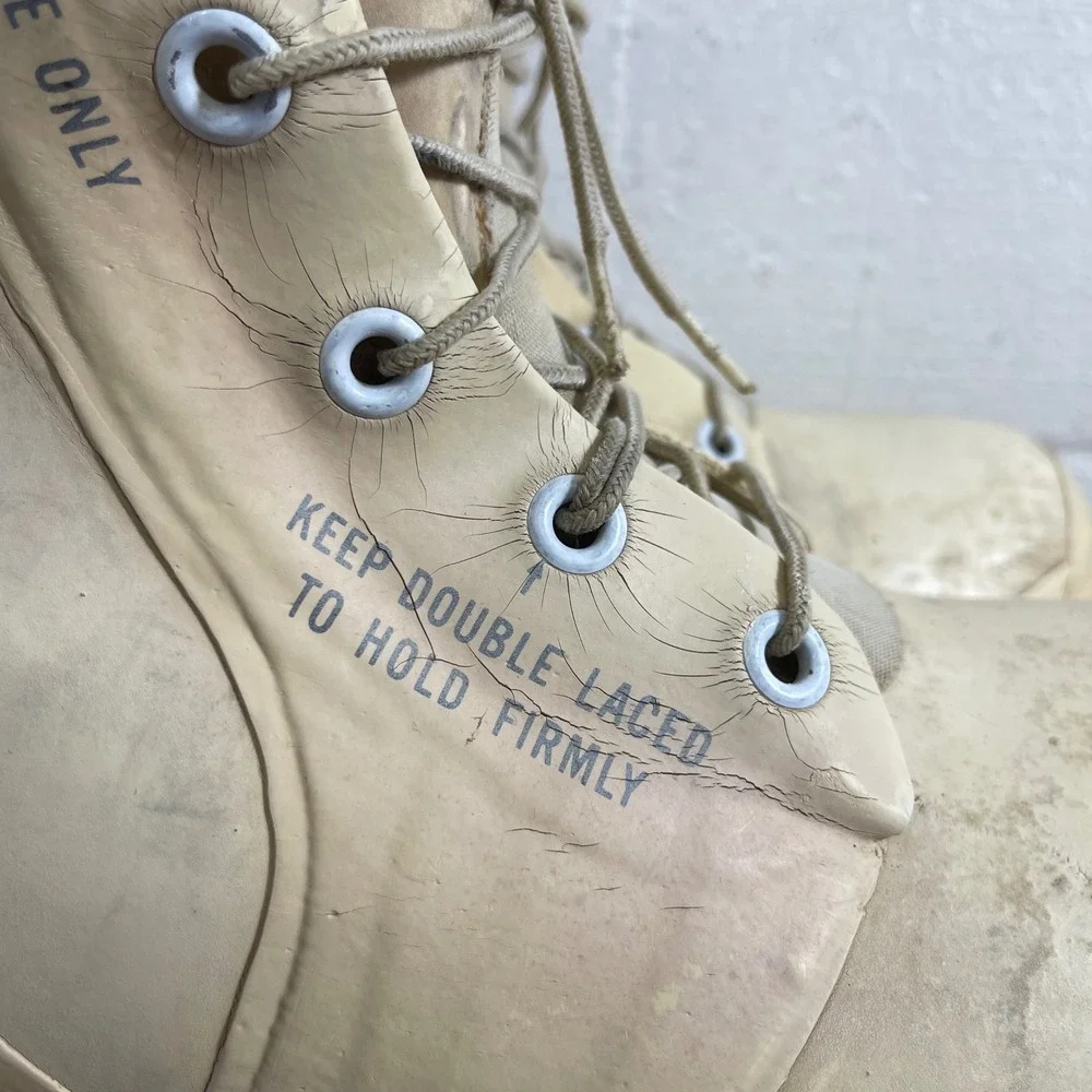 VINTAGE Bata Mickey Mouse Bunny US Military Boots Cream Cold Weather Men's 11 R